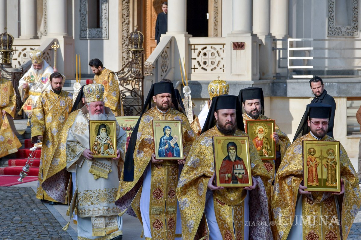 „Icoanele prezintă o vedere profetică a viitorului ultim al omenirii” 246327