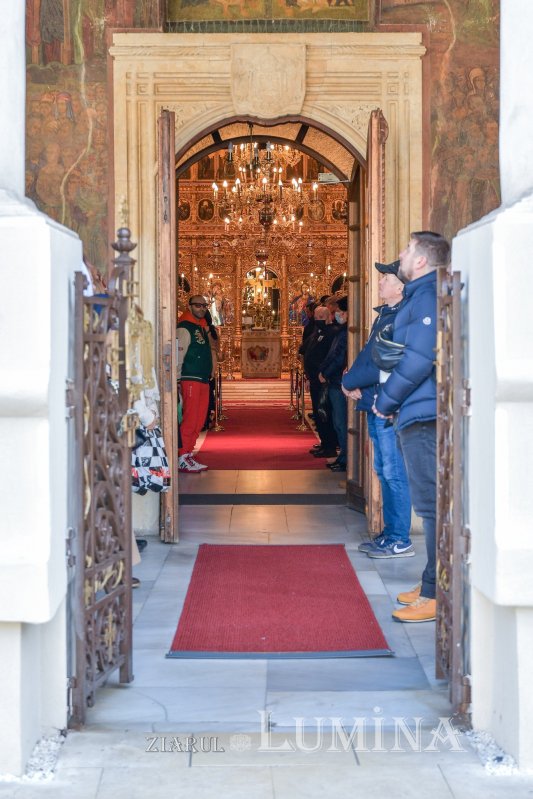 „Icoanele prezintă o vedere profetică a viitorului ultim al omenirii” 246329