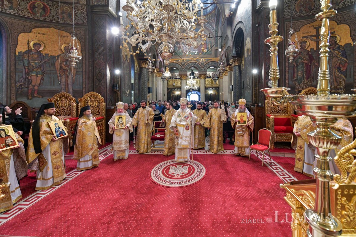 „Icoanele prezintă o vedere profetică a viitorului ultim al omenirii” 246330