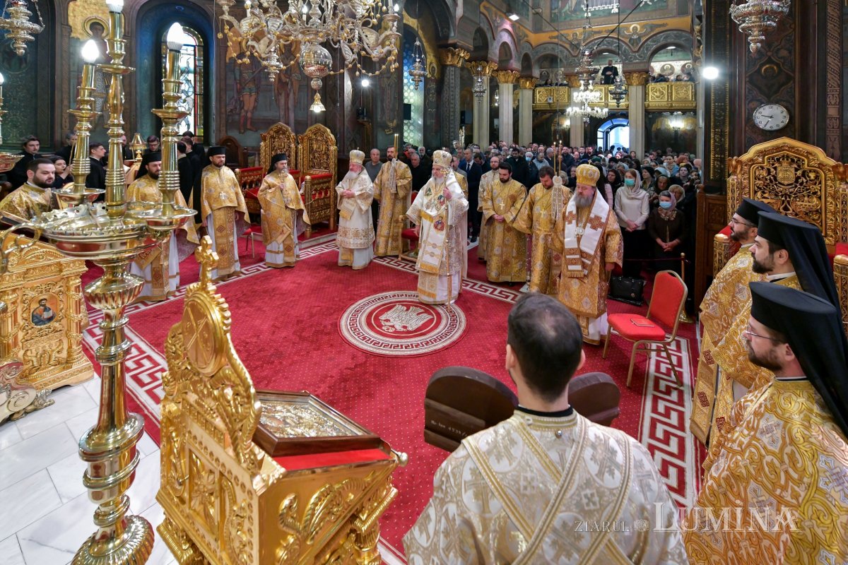 „Icoanele prezintă o vedere profetică a viitorului ultim al omenirii” 246332