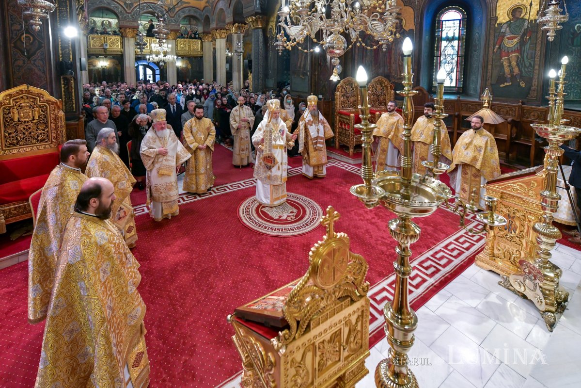 „Icoanele prezintă o vedere profetică a viitorului ultim al omenirii” 246342