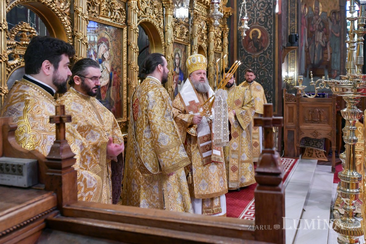 „Icoanele prezintă o vedere profetică a viitorului ultim al omenirii” 246349