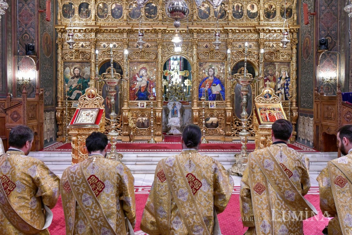 „Icoanele prezintă o vedere profetică a viitorului ultim al omenirii” 246358