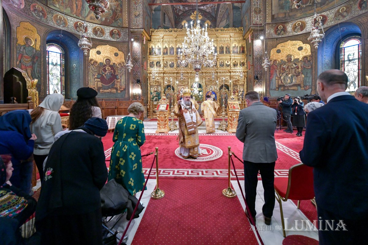 „Icoanele prezintă o vedere profetică a viitorului ultim al omenirii” 246362