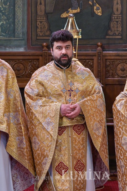 „Icoanele prezintă o vedere profetică a viitorului ultim al omenirii” 246369