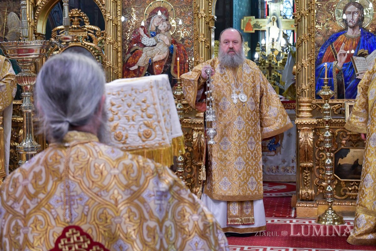 „Icoanele prezintă o vedere profetică a viitorului ultim al omenirii” 246372