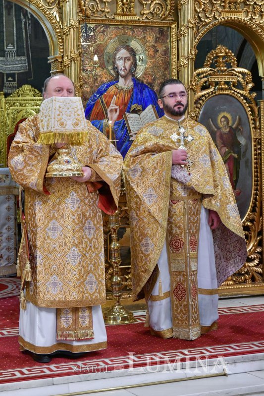 „Icoanele prezintă o vedere profetică a viitorului ultim al omenirii” 246373