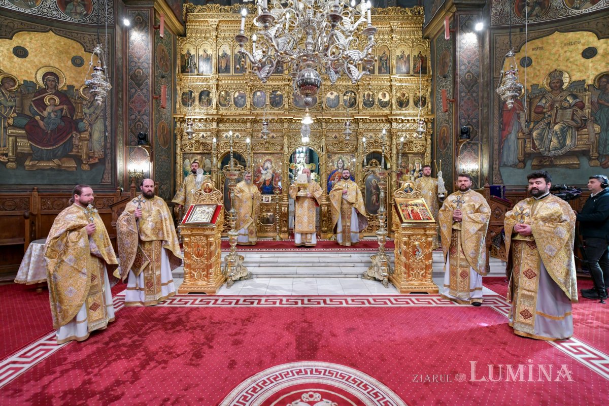 „Icoanele prezintă o vedere profetică a viitorului ultim al omenirii” 246374