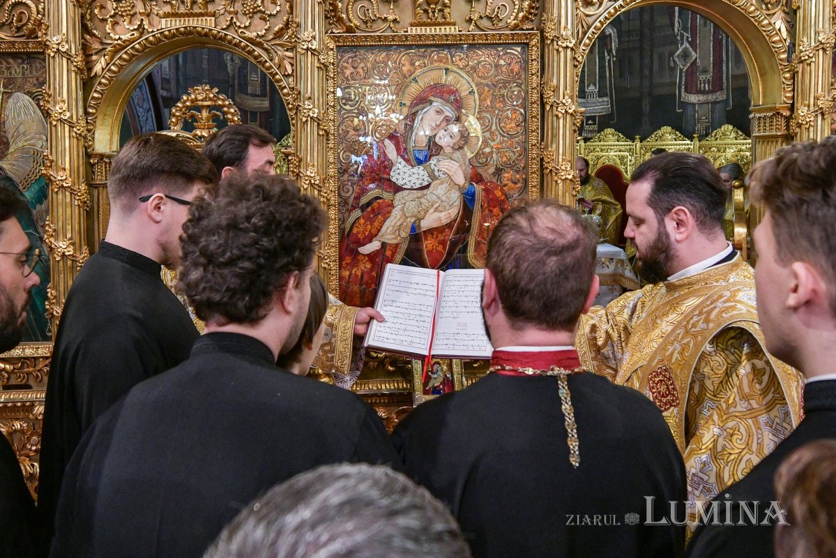 „Icoanele prezintă o vedere profetică a viitorului ultim al omenirii” 246379