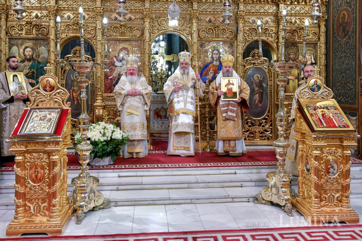 „Icoanele prezintă o vedere profetică a viitorului ultim al omenirii” 246384