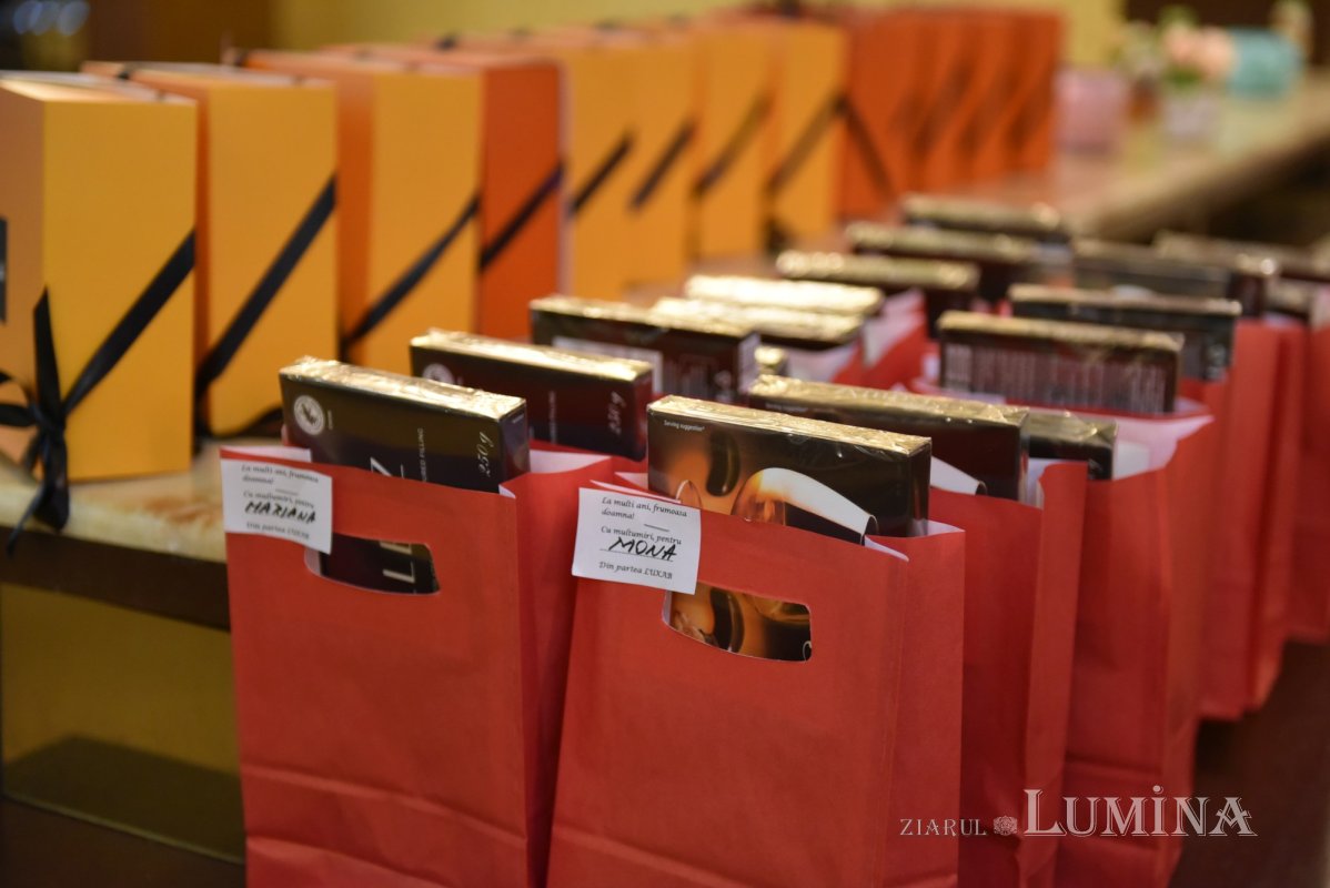 Cântece dedicate Zilei Femeii la un cămin de bătrâni din Capitală 246740