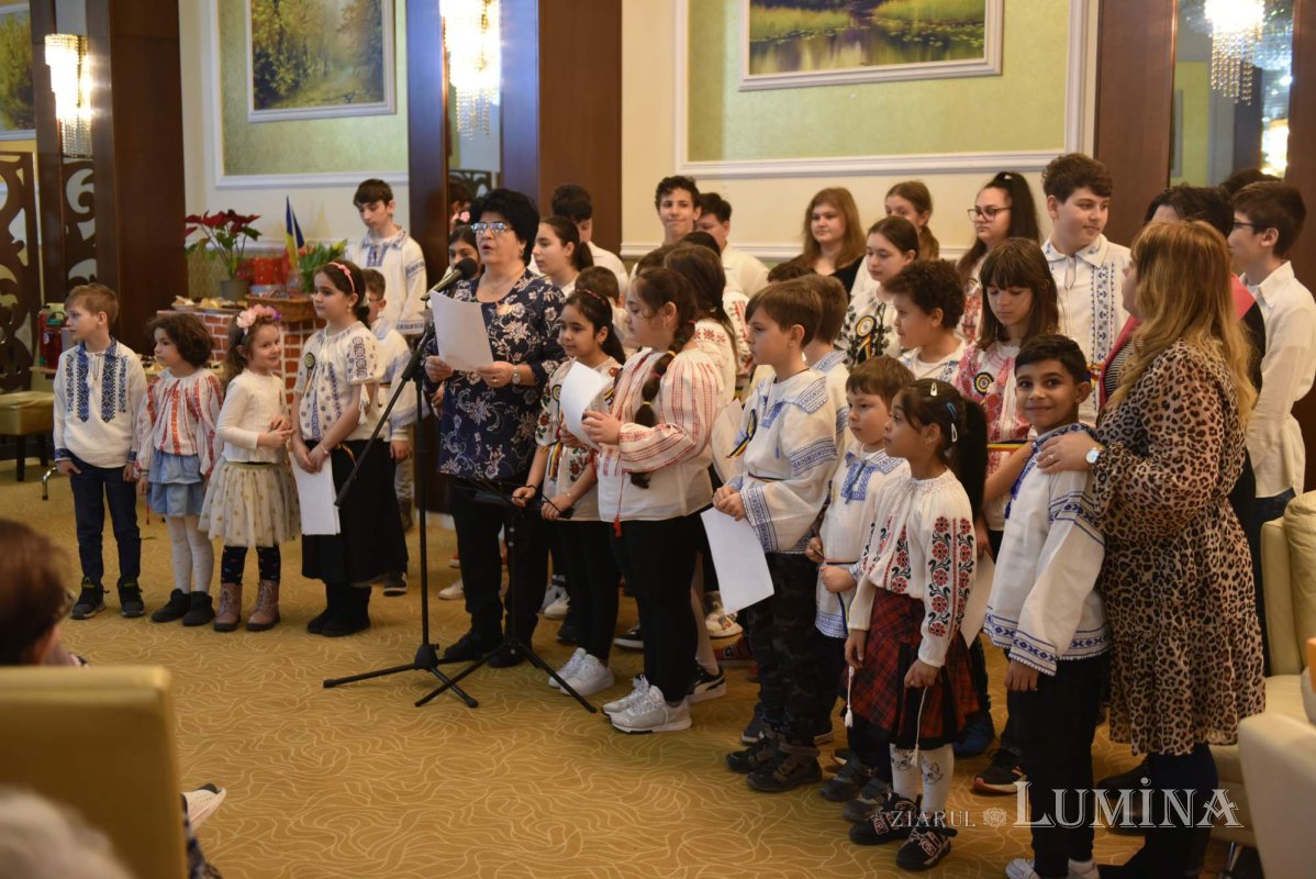 Cântece dedicate Zilei Femeii la un cămin de bătrâni din Capitală 246769