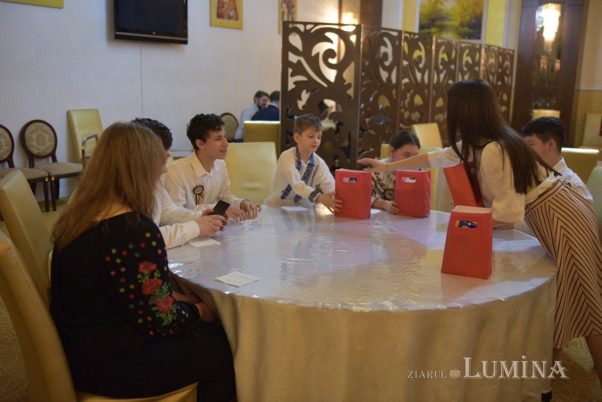 Cântece dedicate Zilei Femeii la un cămin de bătrâni din Capitală 246774