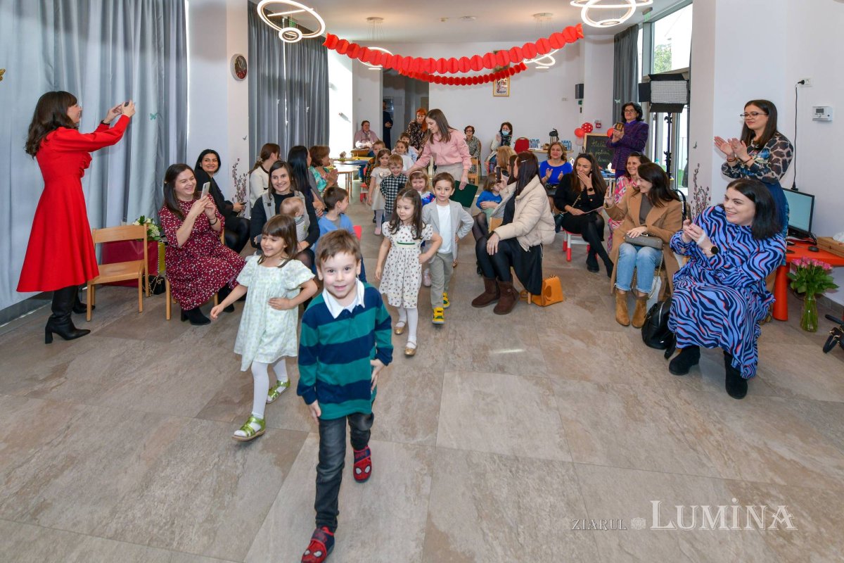 Serbare dedicată mamelor la Grădinița Patriarhiei Române 246683