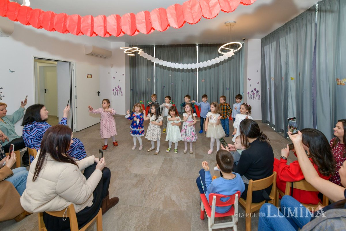 Serbare dedicată mamelor la Grădinița Patriarhiei Române 246687