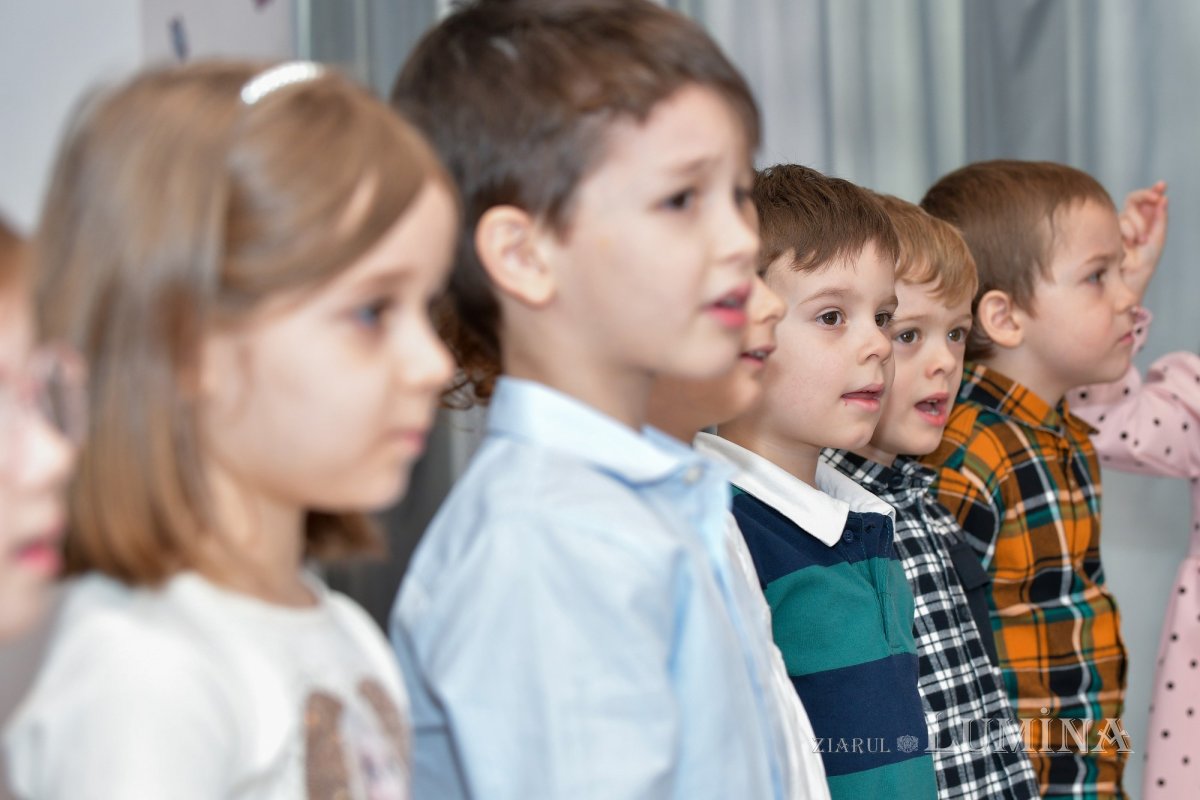 Serbare dedicată mamelor la Grădinița Patriarhiei Române 246702