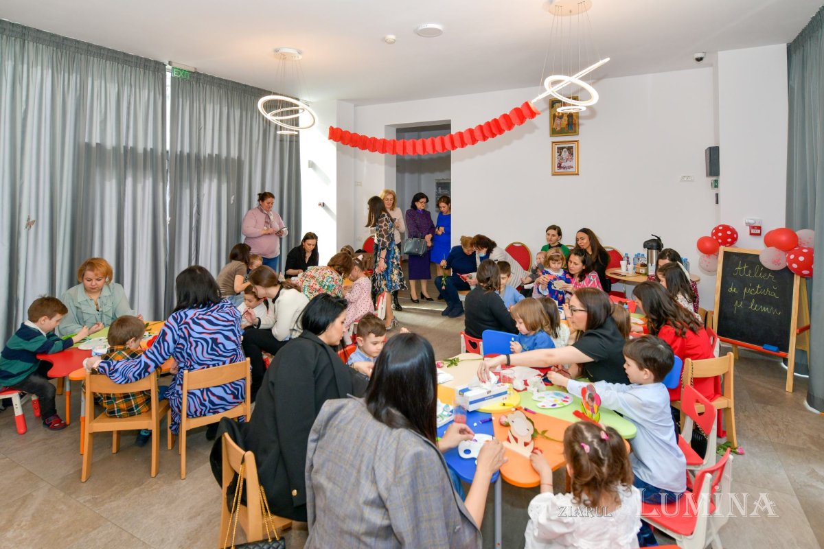 Serbare dedicată mamelor la Grădinița Patriarhiei Române 246706