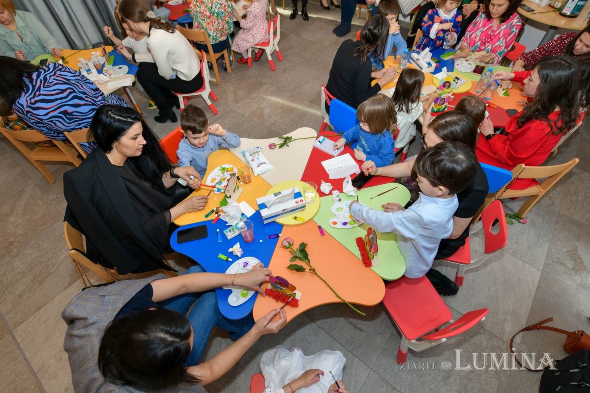 Serbare dedicată mamelor la Grădinița Patriarhiei Române 246707