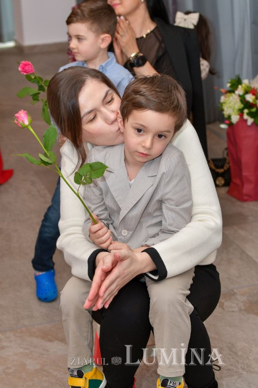 Serbare dedicată mamelor la Grădinița Patriarhiei Române 246719