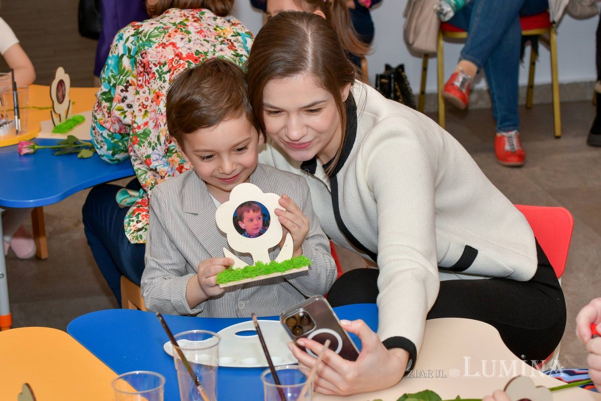 Serbare dedicată mamelor la Grădinița Patriarhiei Române 246725