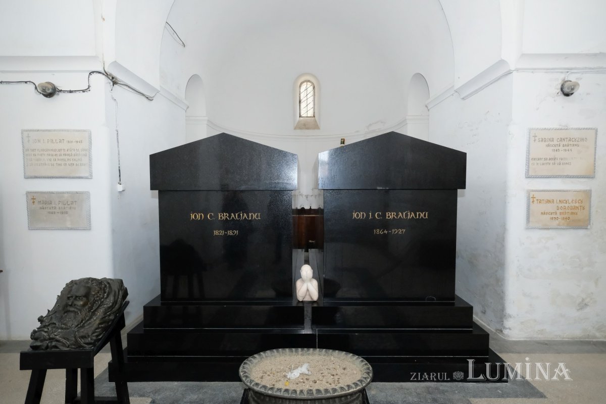 Locul unde odihnesc Brătienii 246664