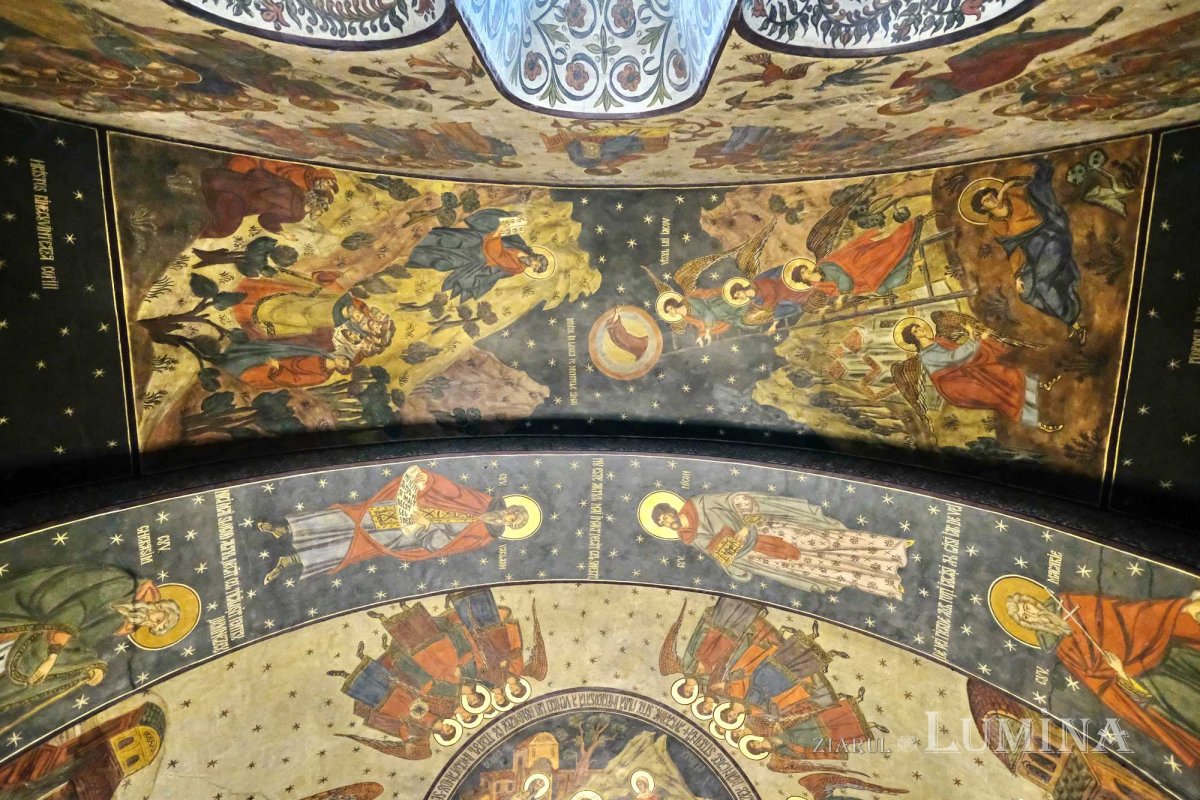 „Când cobori între oameni, urci!” 247415