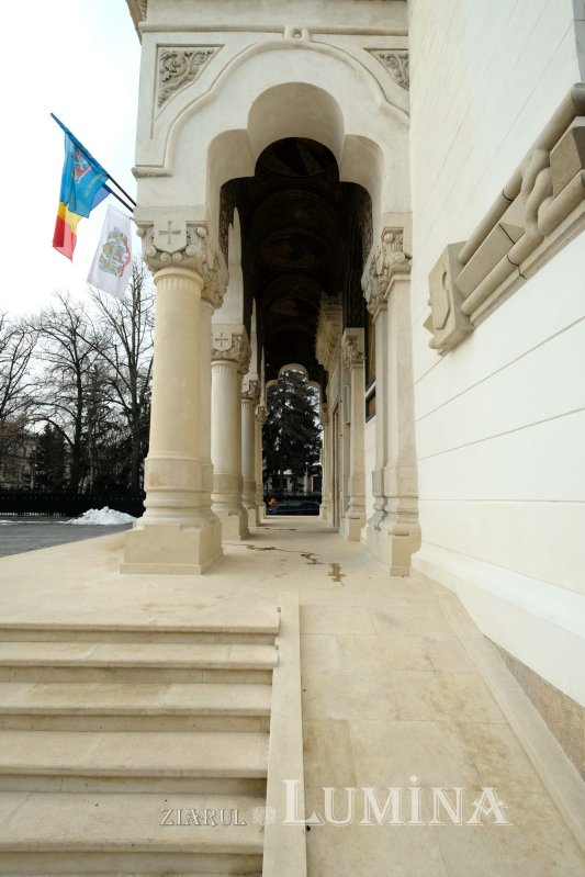 „Când cobori între oameni, urci!” 247417