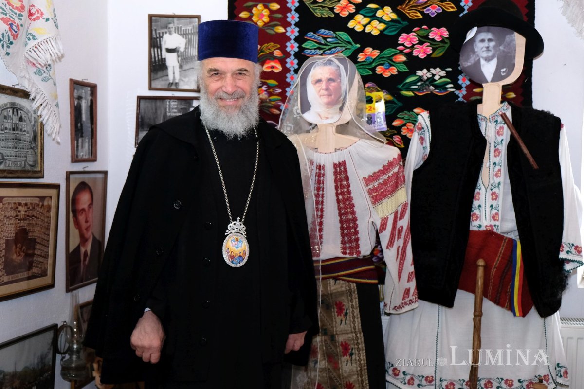 „Când cobori între oameni, urci!” 247422