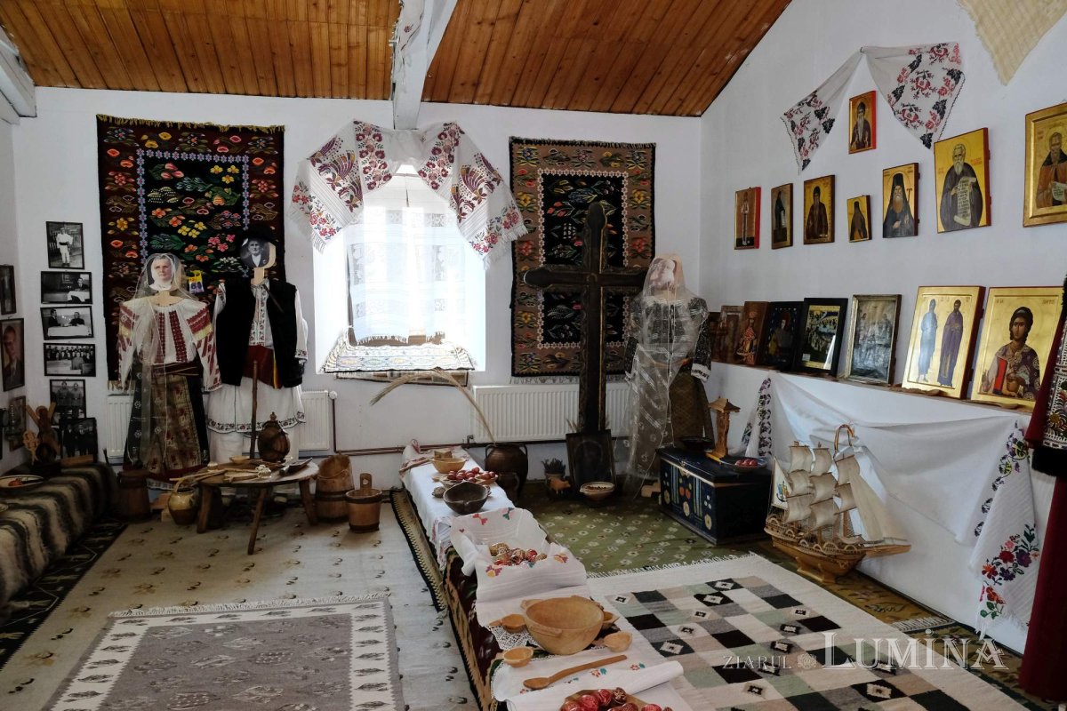 „Când cobori între oameni, urci!” 247423