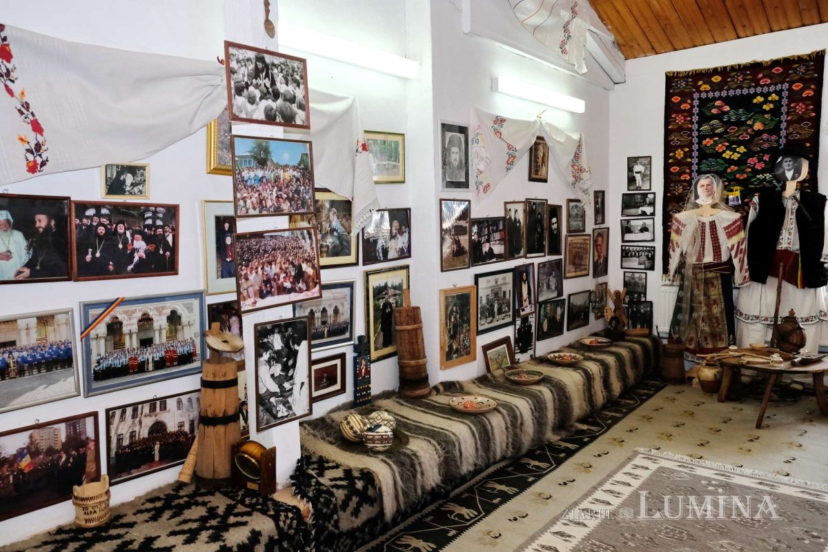 „Când cobori între oameni, urci!” 247424