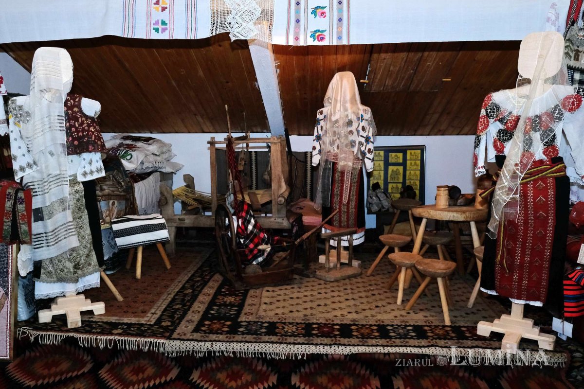 „Când cobori între oameni, urci!” 247425