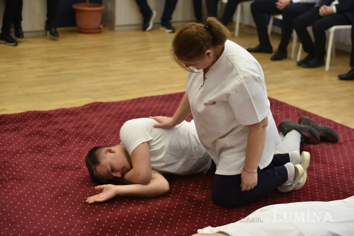 Curs de prim ajutor la Seminarul Teologic din București 247734