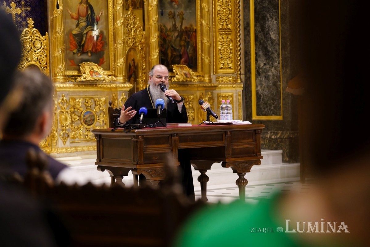 Episcopul Hușilor a conferențiat la Biserica Domnița Bălașa din Capitală 248060