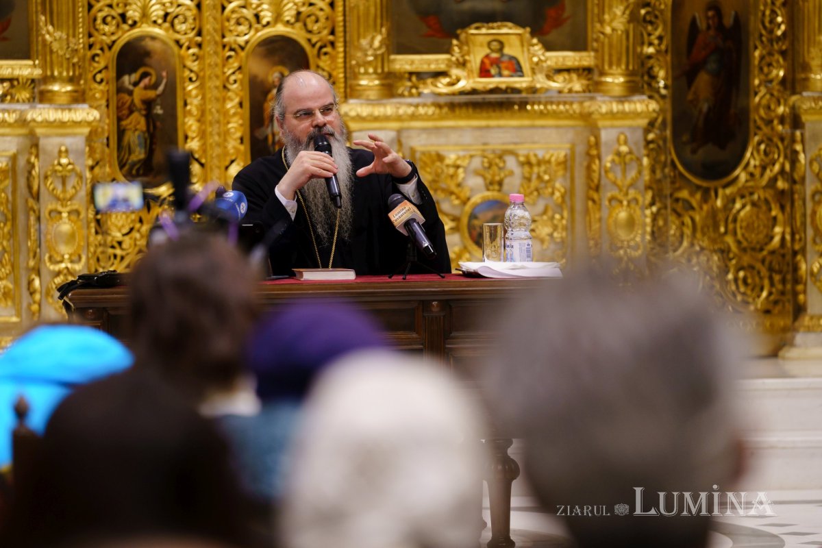 Episcopul Hușilor a conferențiat la Biserica Domnița Bălașa din Capitală 248075
