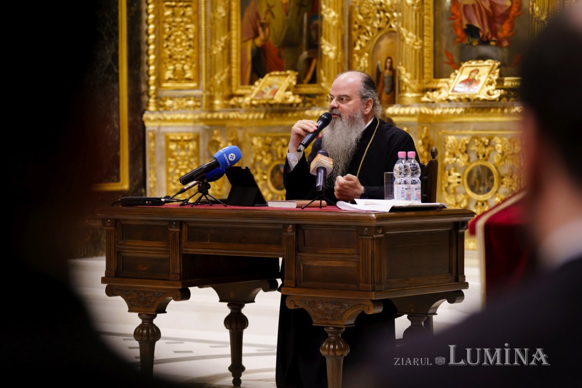 Episcopul Hușilor a conferențiat la Biserica Domnița Bălașa din Capitală 248077