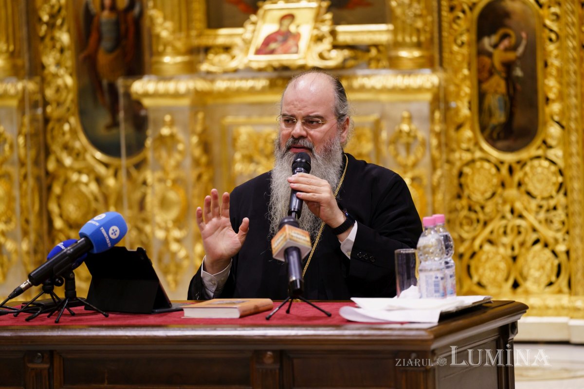 Episcopul Hușilor a conferențiat la Biserica Domnița Bălașa din Capitală 248095