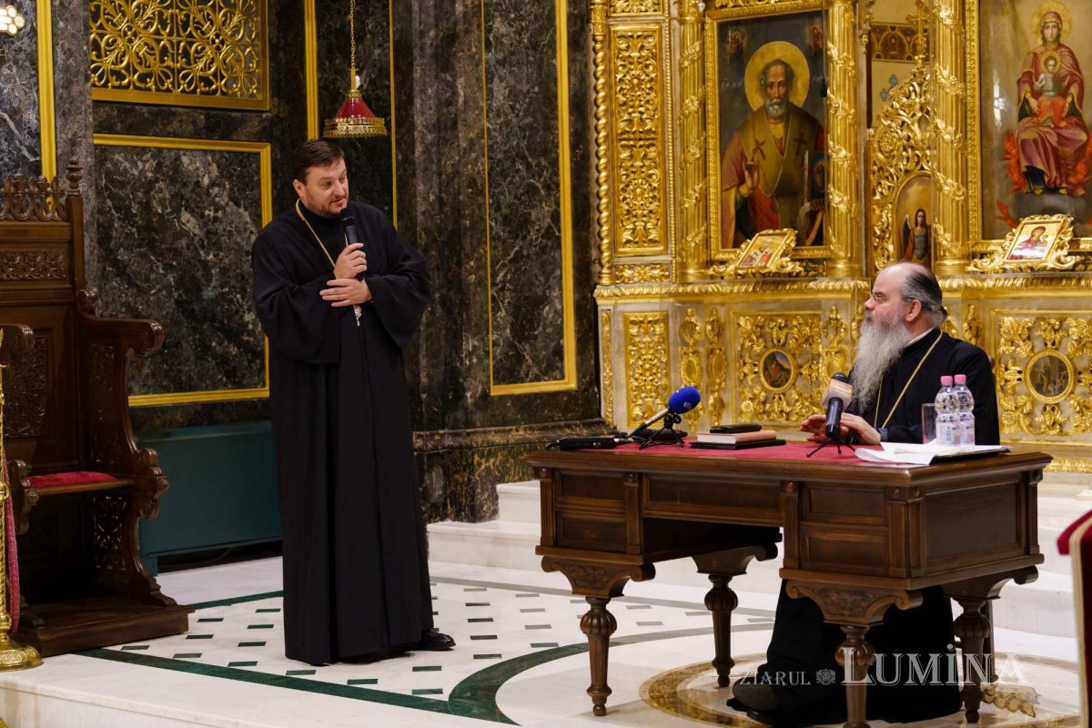 Episcopul Hușilor a conferențiat la Biserica Domnița Bălașa din Capitală 248100