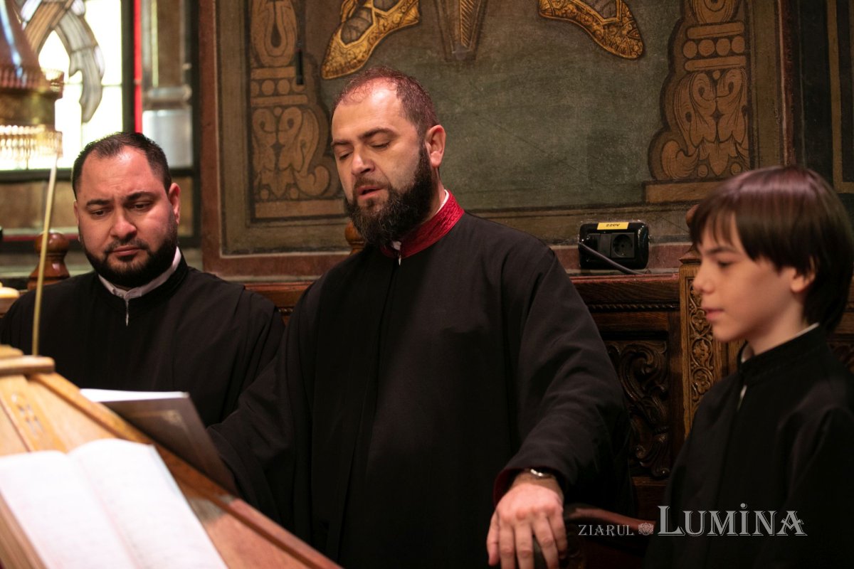 „Întruparea Fiului veșnic al lui Dumnezeu este o lucrare a întregii Sfinte Treimi” 248176