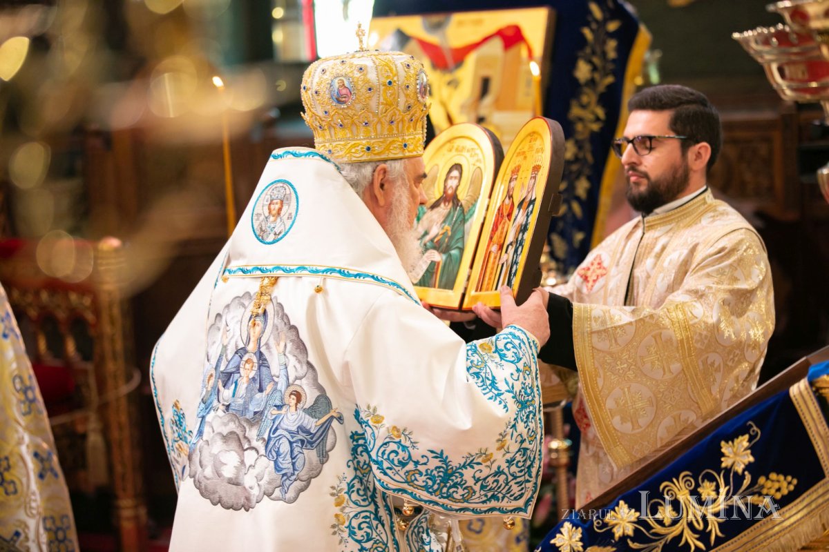 „Întruparea Fiului veșnic al lui Dumnezeu este o lucrare a întregii Sfinte Treimi” 248184