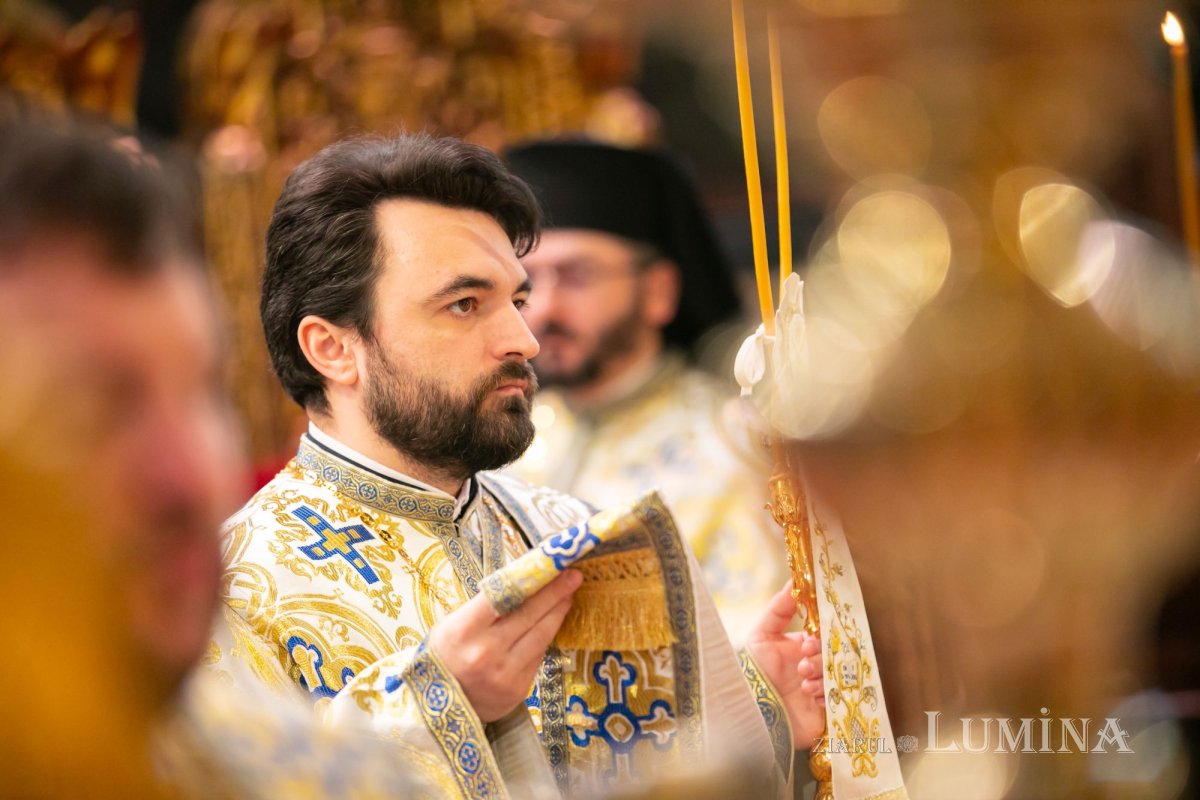 „Întruparea Fiului veșnic al lui Dumnezeu este o lucrare a întregii Sfinte Treimi” 248188