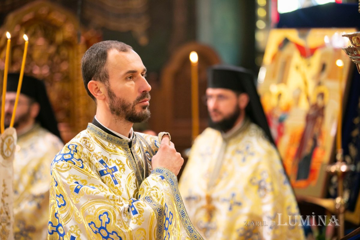 „Întruparea Fiului veșnic al lui Dumnezeu este o lucrare a întregii Sfinte Treimi” 248190