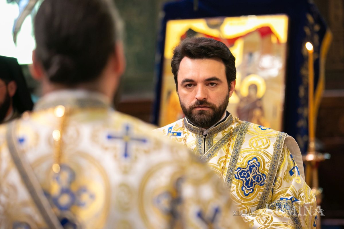 „Întruparea Fiului veșnic al lui Dumnezeu este o lucrare a întregii Sfinte Treimi” 248194