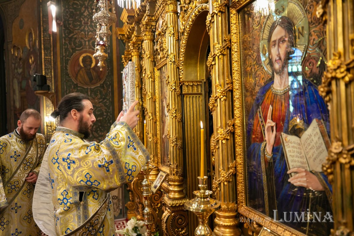 „Întruparea Fiului veșnic al lui Dumnezeu este o lucrare a întregii Sfinte Treimi” 248197