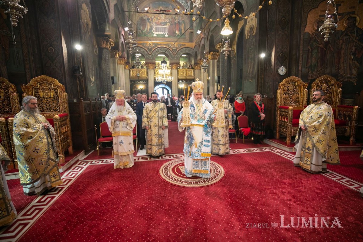 „Întruparea Fiului veșnic al lui Dumnezeu este o lucrare a întregii Sfinte Treimi” 248198