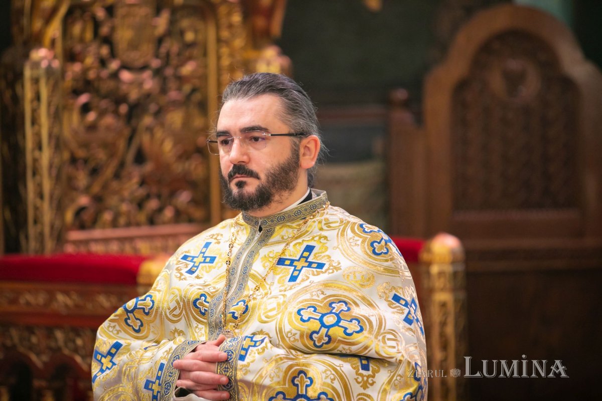 „Întruparea Fiului veșnic al lui Dumnezeu este o lucrare a întregii Sfinte Treimi” 248199