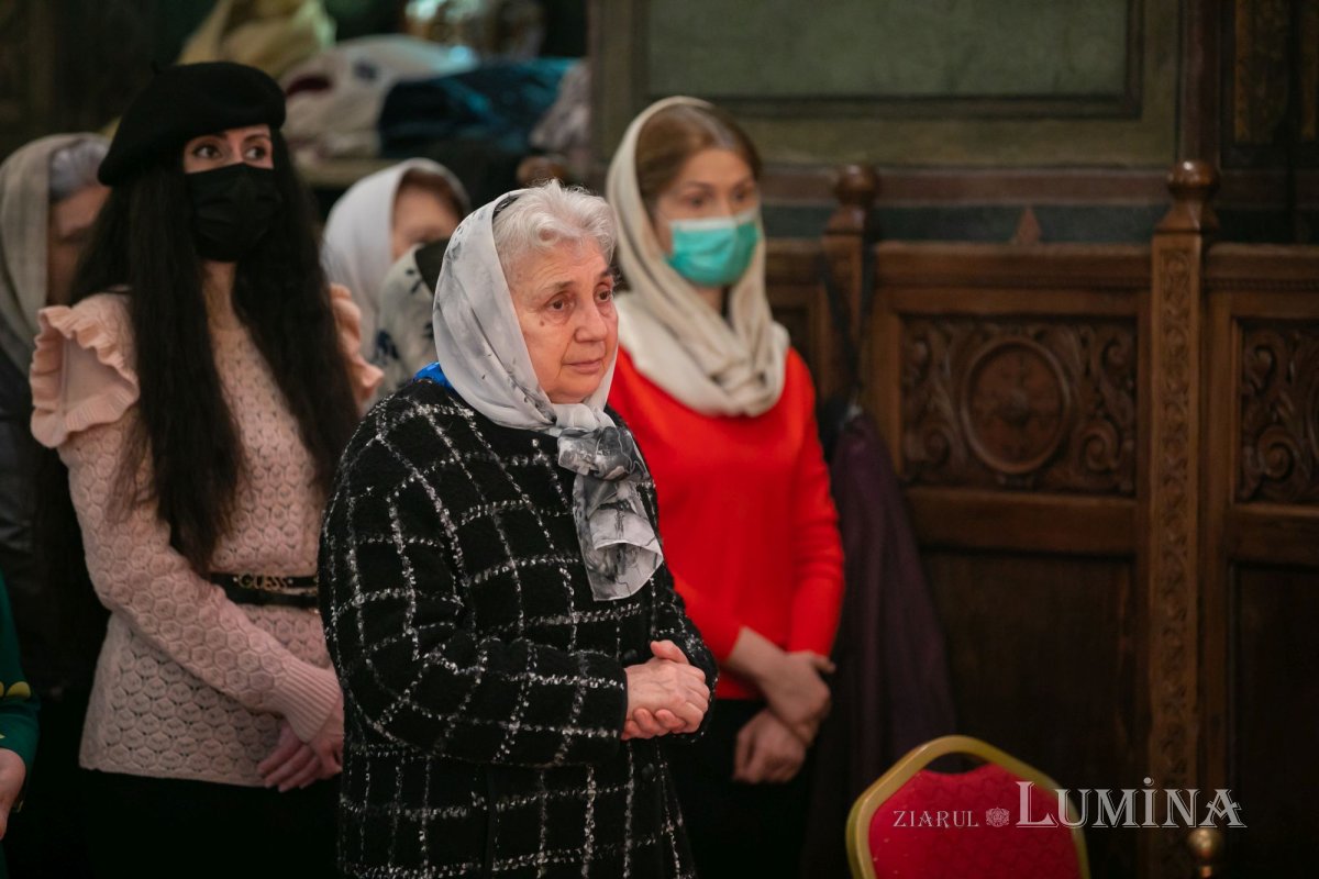 „Întruparea Fiului veșnic al lui Dumnezeu este o lucrare a întregii Sfinte Treimi” 248202