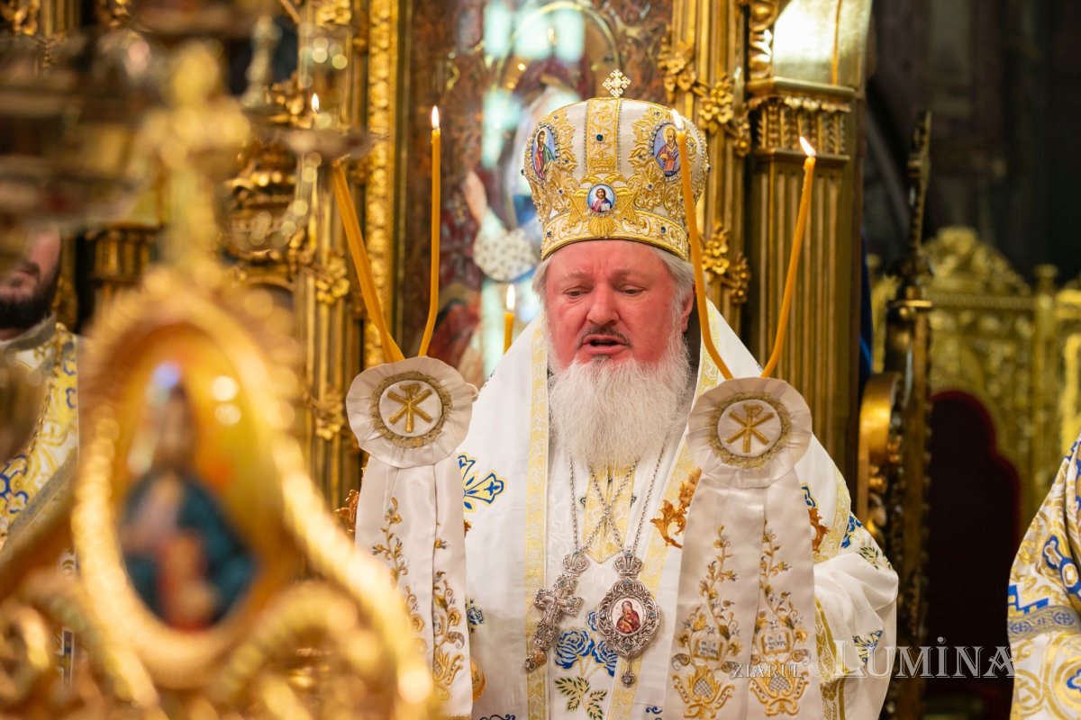 „Întruparea Fiului veșnic al lui Dumnezeu este o lucrare a întregii Sfinte Treimi” 248204