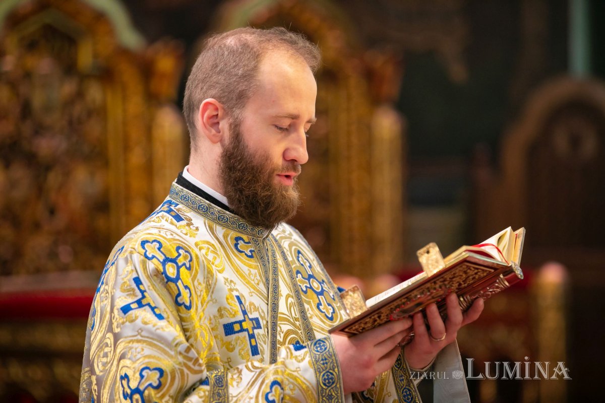 „Întruparea Fiului veșnic al lui Dumnezeu este o lucrare a întregii Sfinte Treimi” 248206