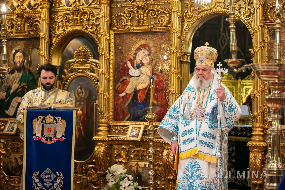 „Întruparea Fiului veșnic al lui Dumnezeu este o lucrare a întregii Sfinte Treimi” 248209