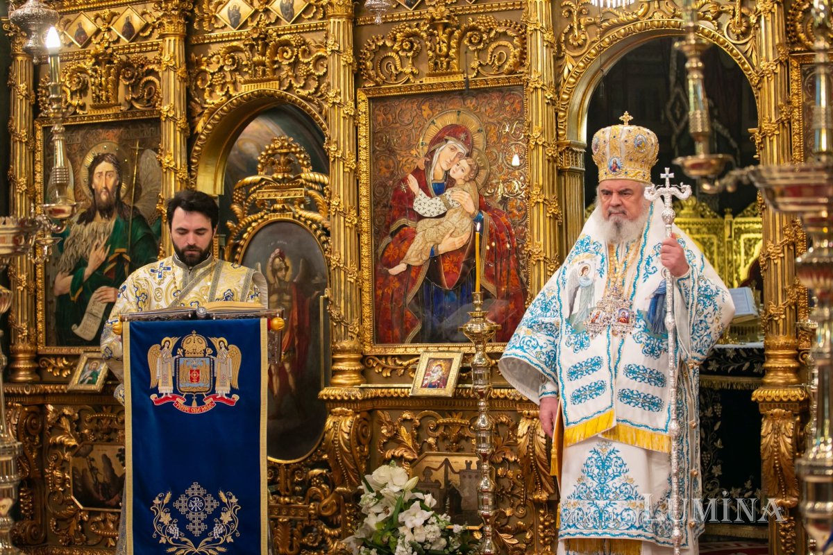 „Întruparea Fiului veșnic al lui Dumnezeu este o lucrare a întregii Sfinte Treimi” 248210